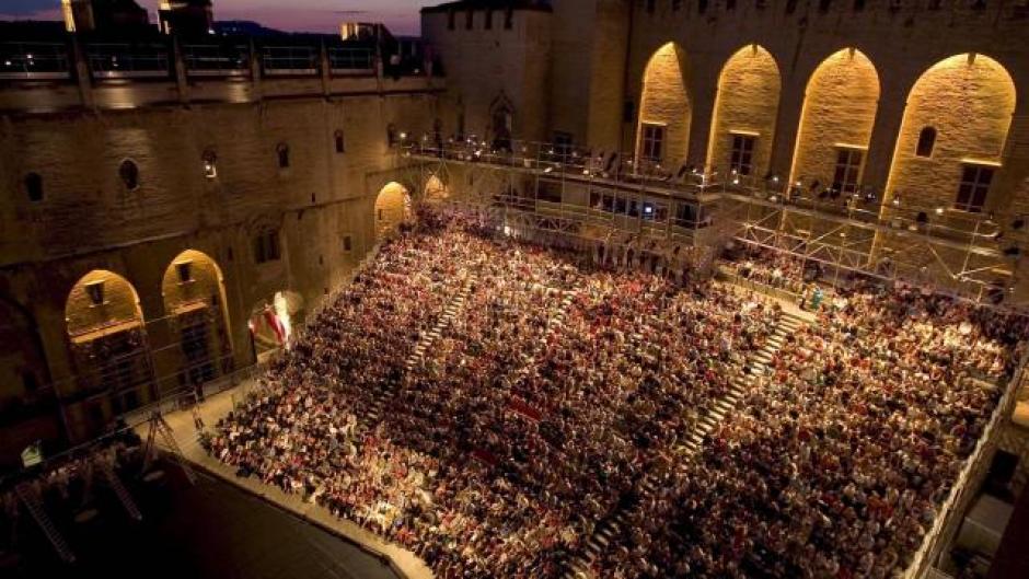 Vendredi 4 juillet :  Les intermittents à l'ouverture du Festival d' Avignon,